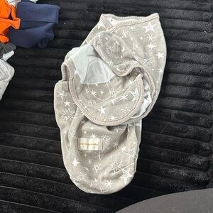 Swaddle Sack with Star Print - Gray & White